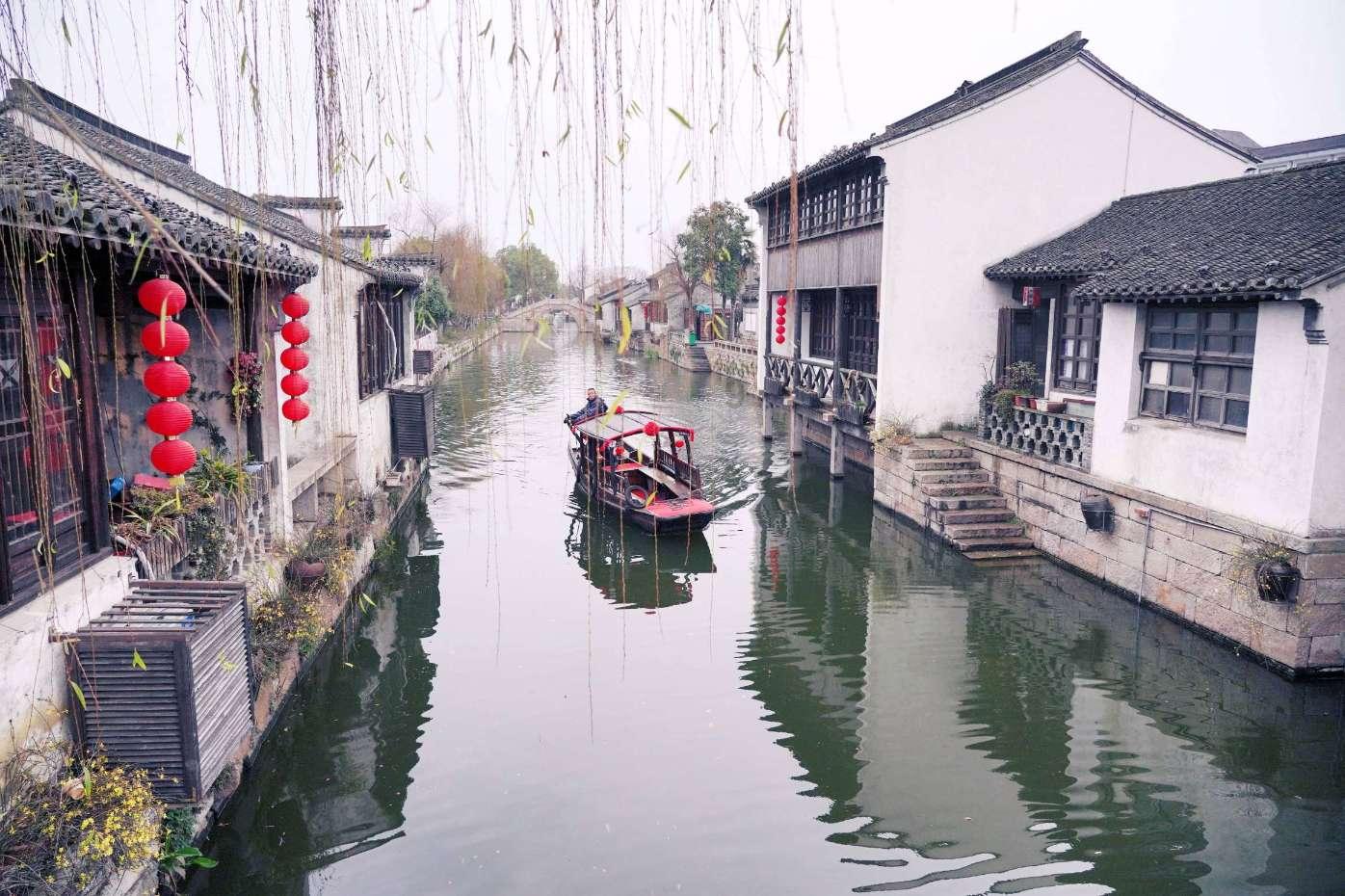 酒店悬空亚克力泳池:透明的网红无边泳池